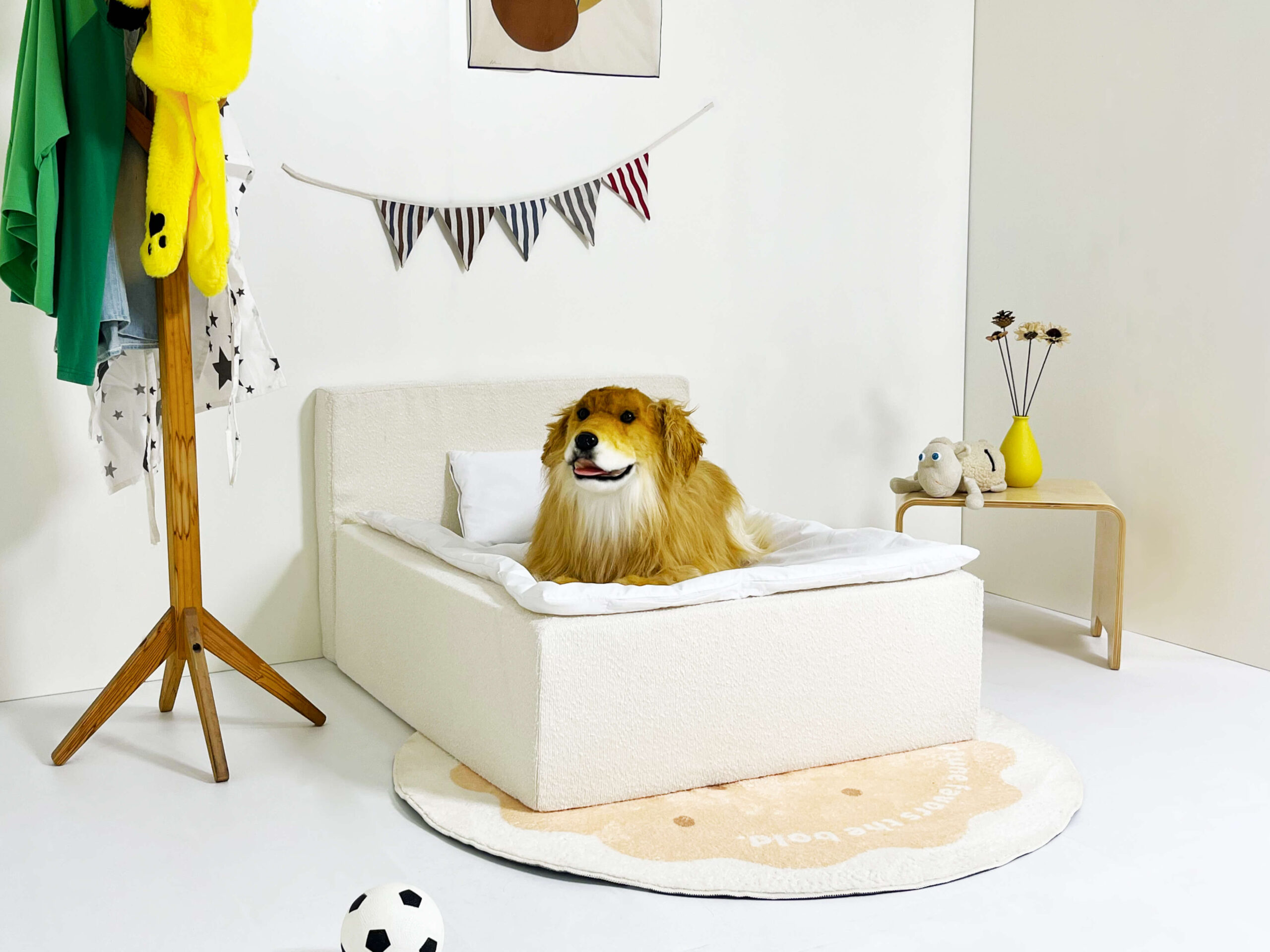 Eindelijk een huisdierenbed dat er net zo mooi uitziet als mijn bank! Mijn Labrador vindt het geweldig. Bedankt @petzybedzy 🐕